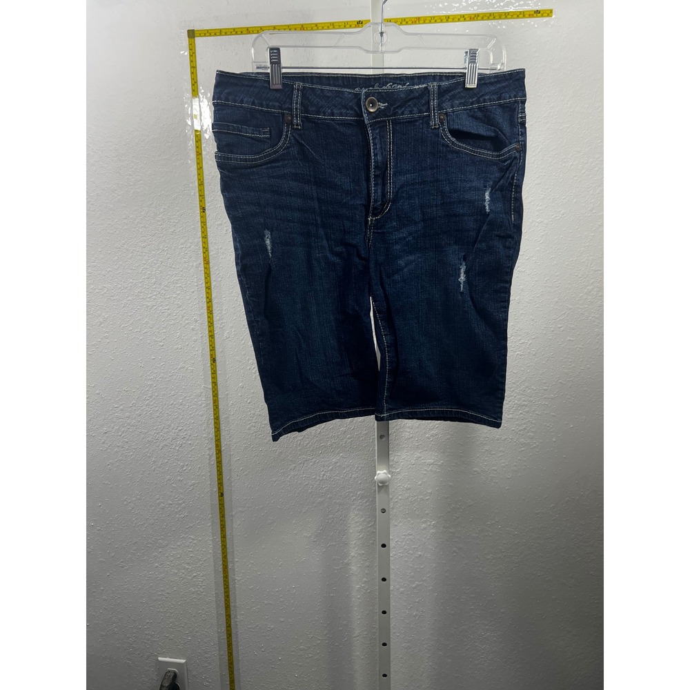 WallFlower Dark Wash Denim Bermuda Shorts Distressed Embroidered Back Pockets 14